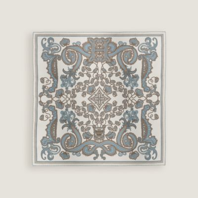 カレダブルフェイス 140 《朝の散歩・バンダナ》 - ホワイト | Hermès